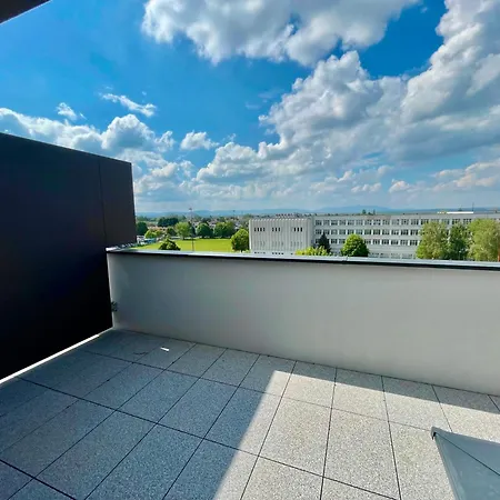 Apartmán Byt S Obrovskou Terasou, Zapad Slnka, Garazove Parkovanie