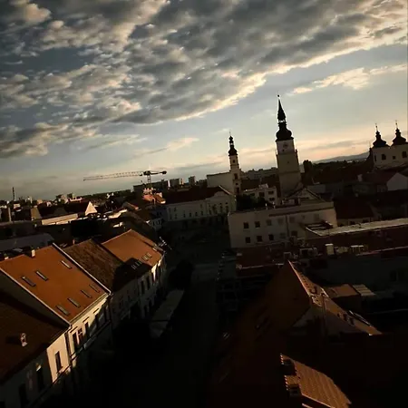 Byt S Obrovskou Terasou, Zapad Slnka, Garazove Parkovanie
