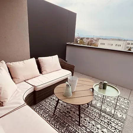 Apartment Jacuzzi Area With Sunset, Terrace, Free Parking Trnava
